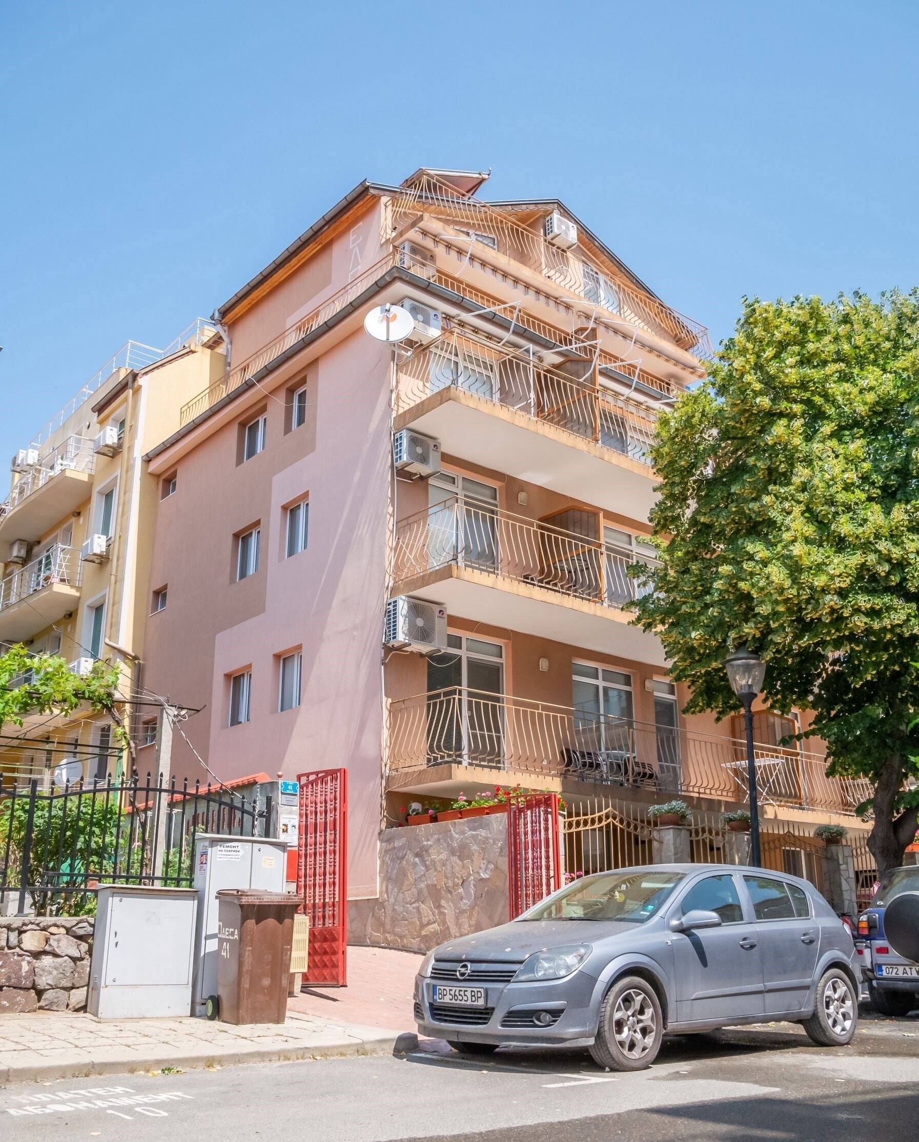 Отель Elena Villa 3*