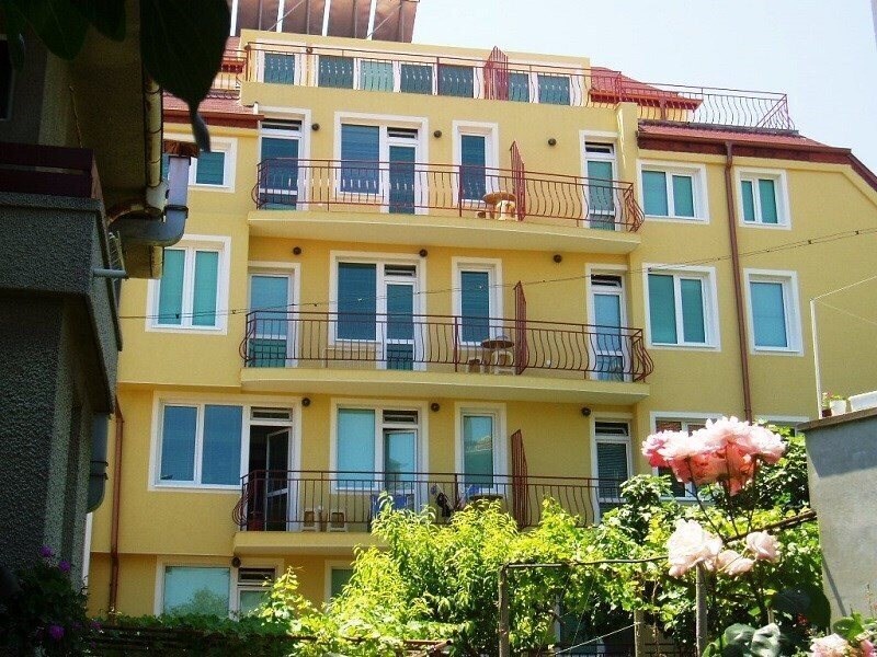 Отель Guest House Andonov 2*