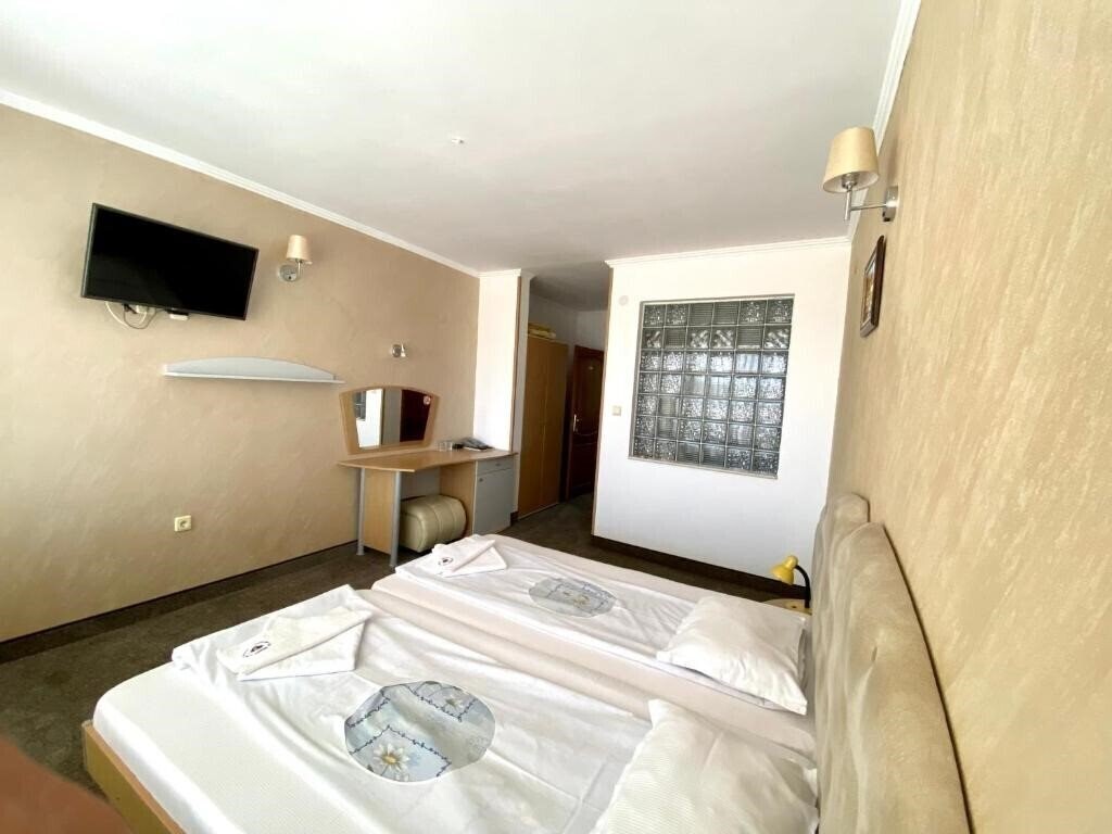 Картинка Golden Fish Family Hotel (ex. Golden Fish, Villa Golden Fish) 3*