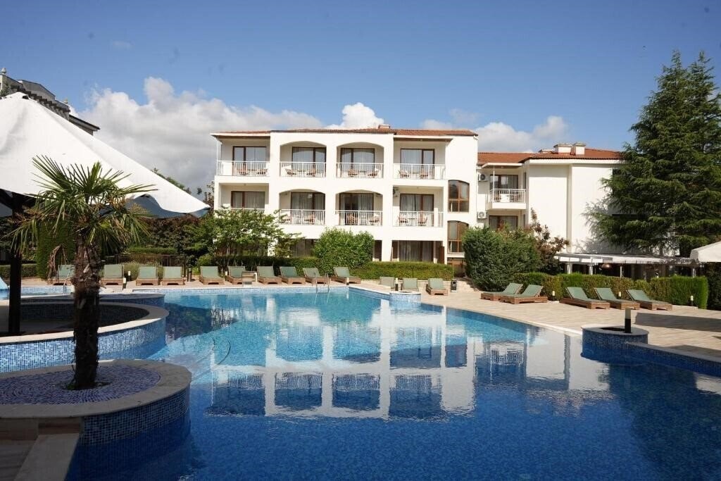 Отель Paradise Bay 3*