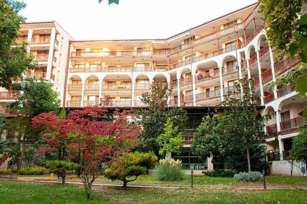 Hotel Estreya Residence (ex. Estrea Palace) 4*