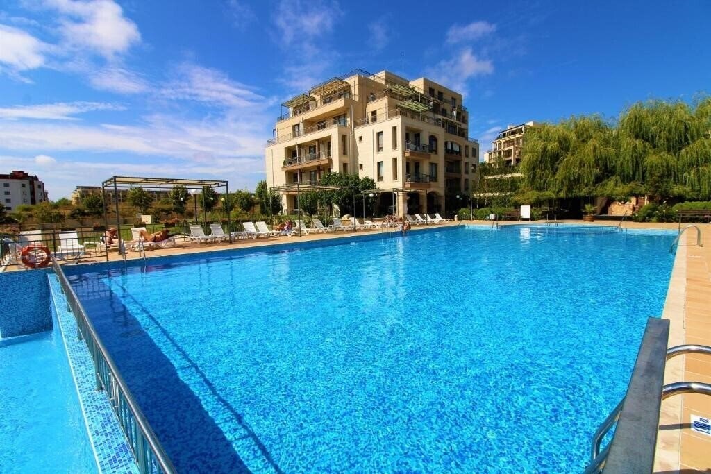Готель Sorrento - Menada Apartments 3*