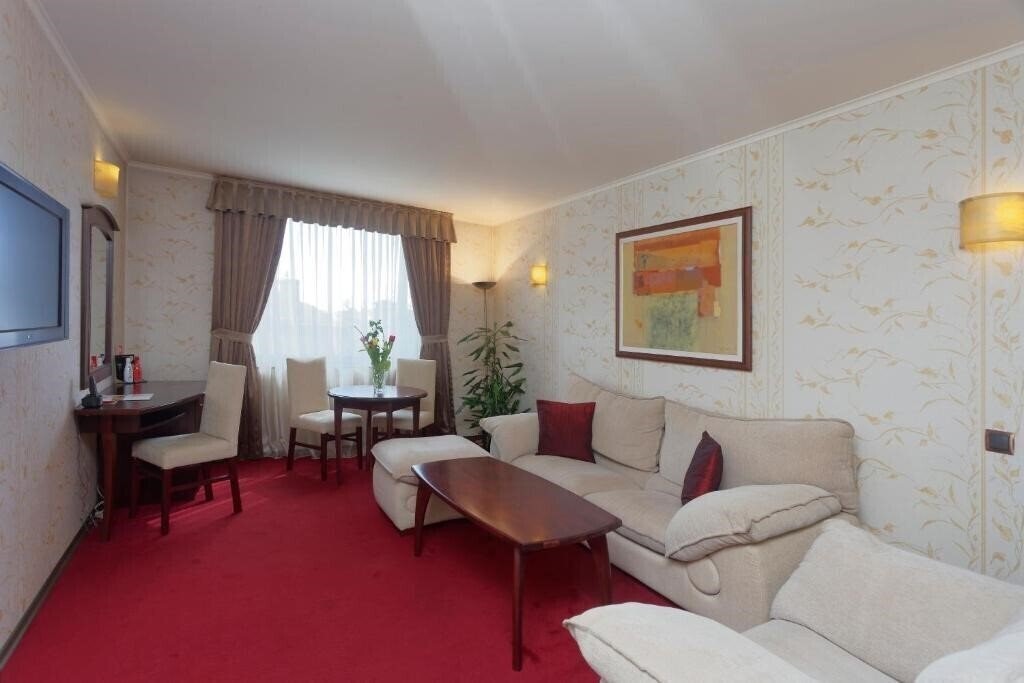 Изображение Capitol Hotel 4*