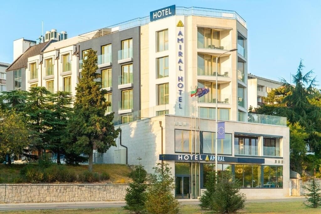 Отель Amiral 3*