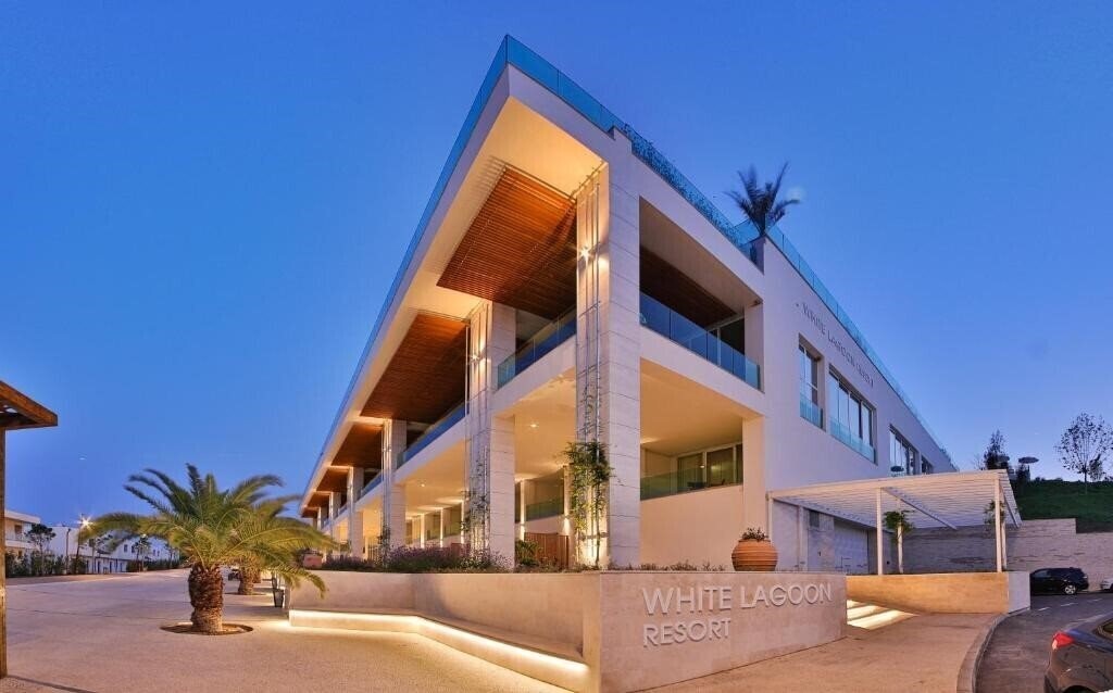 Hotel White Lagoon Complex 3*