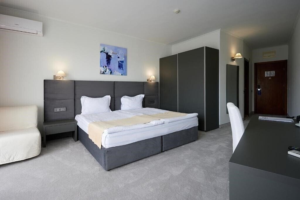 Изображение Continental Hotel (ex. Hotel Continental, Central) 4*