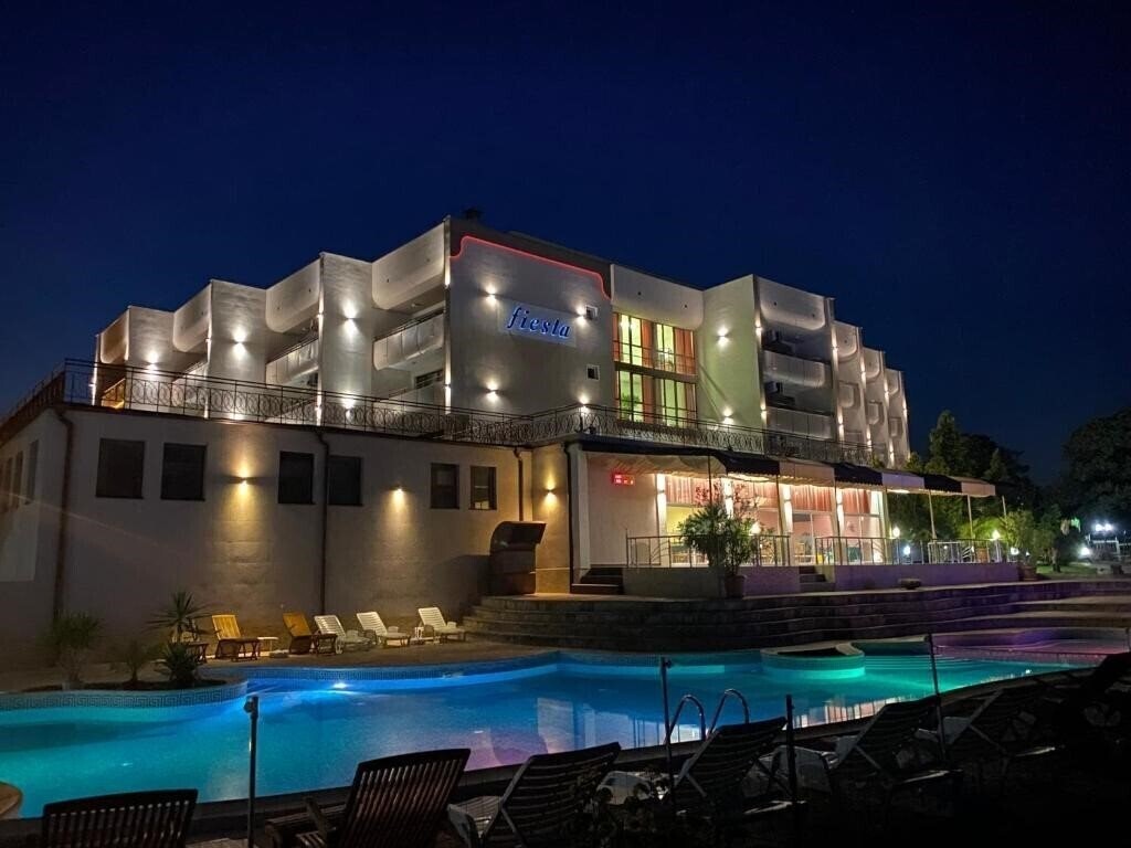 Hotel Fiesta Chaika 3*