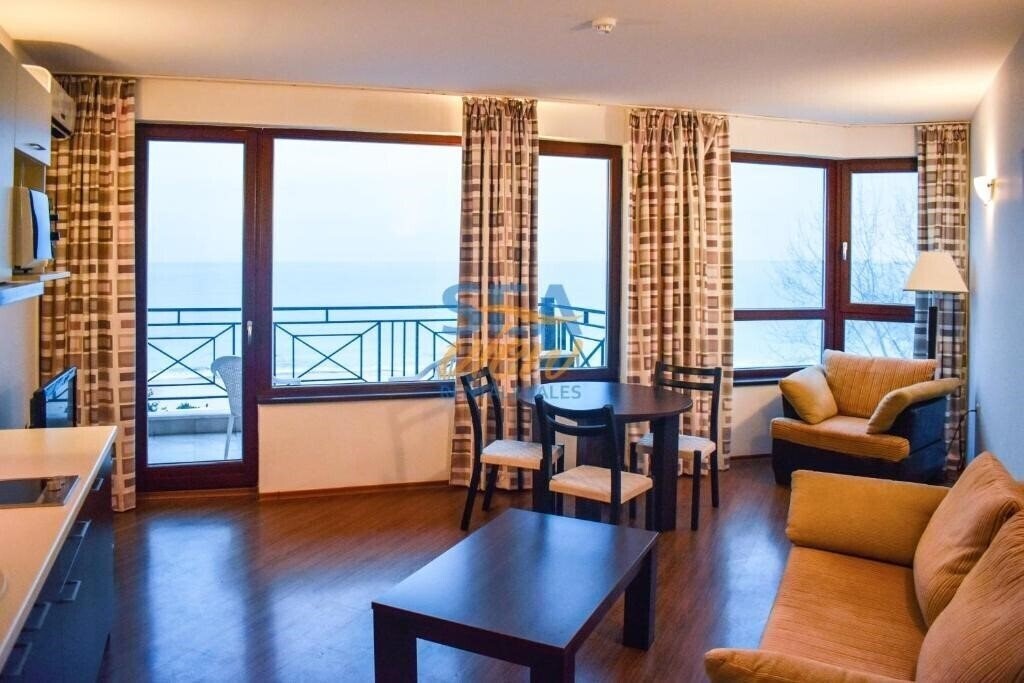 Zdjęcie Sea View Rental Front Beach 2*