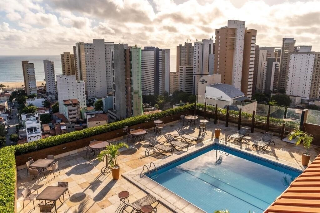 Отель Praia Centro 4*