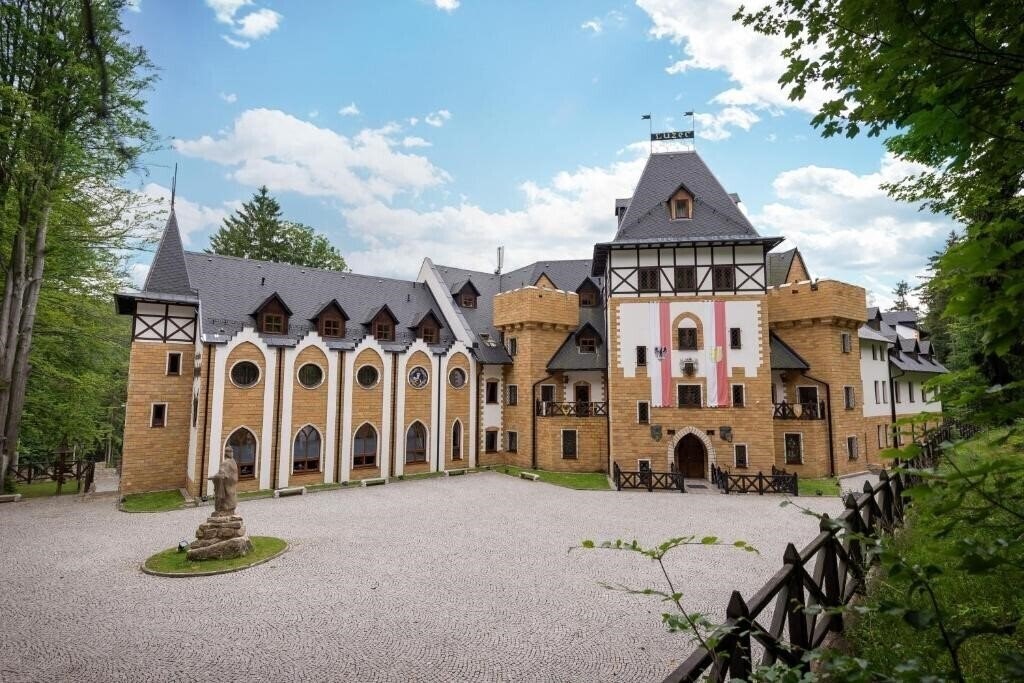 Hotel Luzec Chateau 4 1*