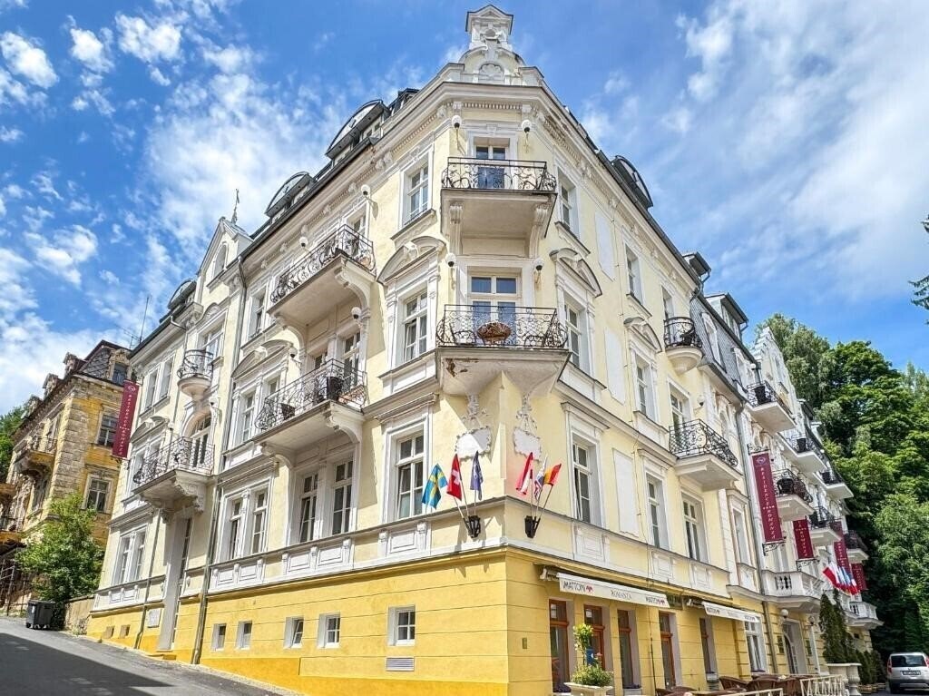 Отель Residence Romanza 4*