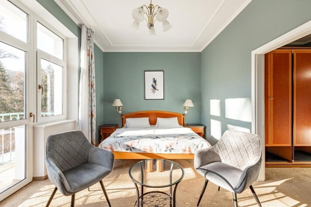 Zdjęcie Villa Savoy 4*