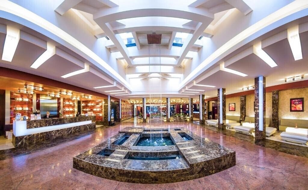 Hotel Grand Majestic Plaza 4*