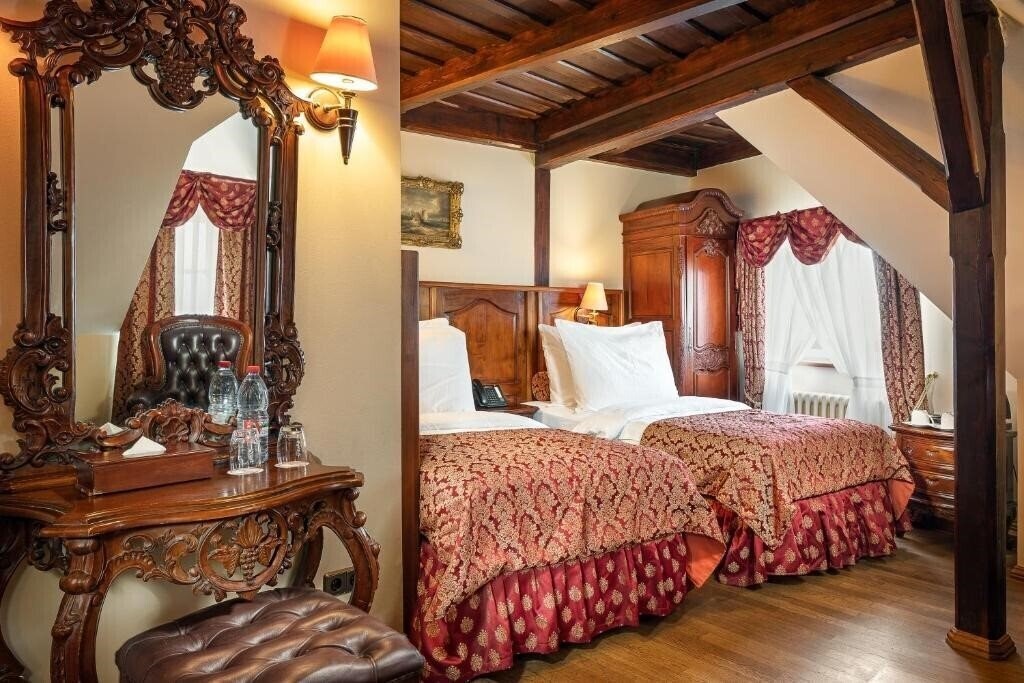 Фото U Prince 5*