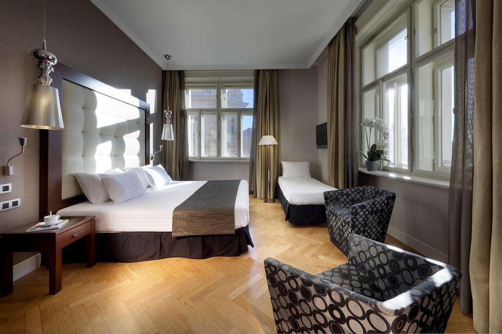 Фотографія David 4*