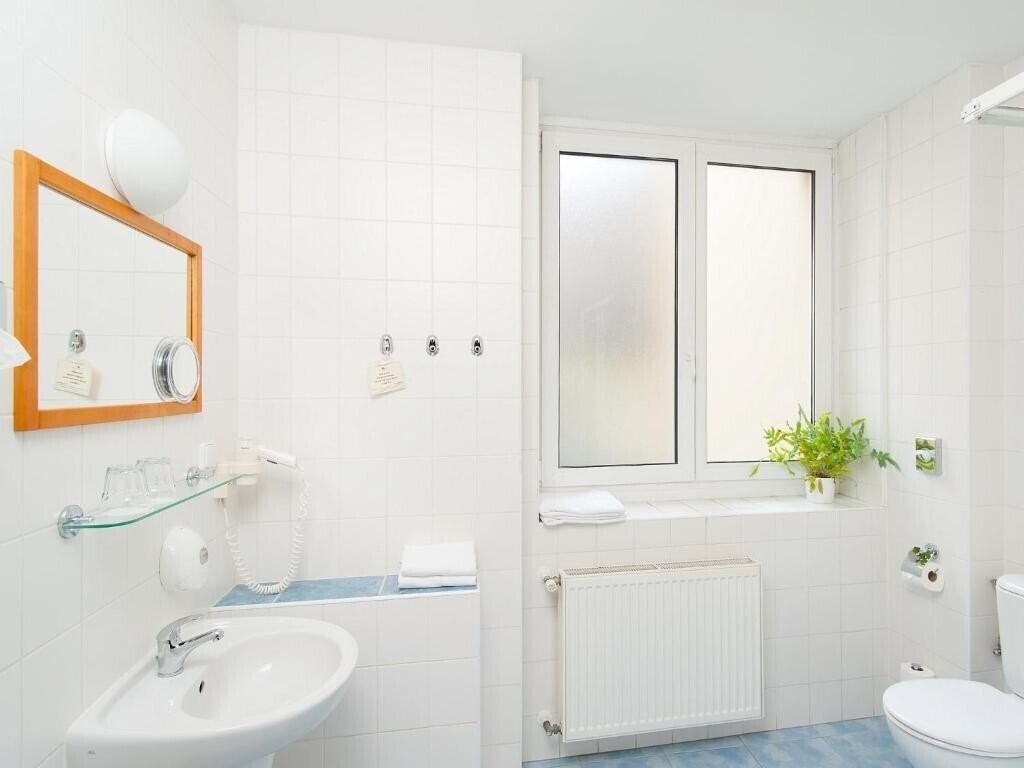 Фотографія Hotel Cloister Inn 3*