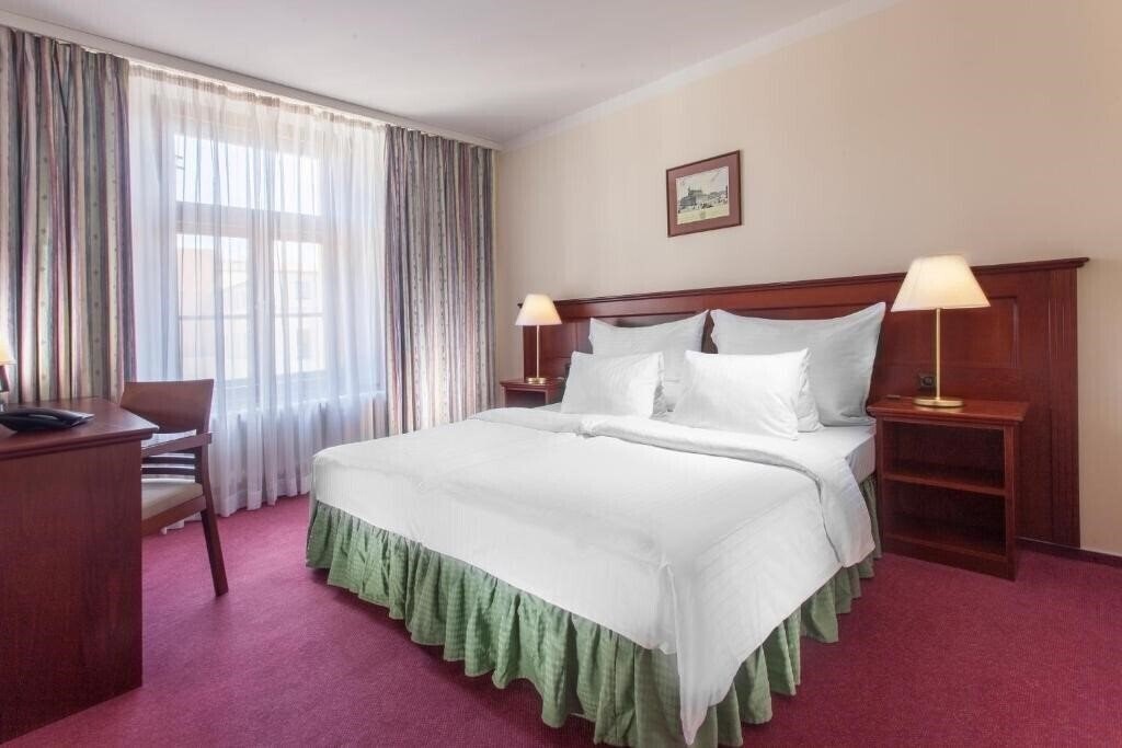 Отель Hotel Lunik 3*