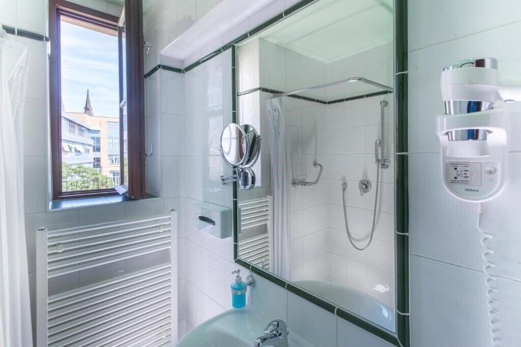 Фотография Hotel Lunik 3*