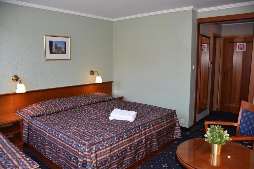 Zdjęcie Hotel Arbes 3*