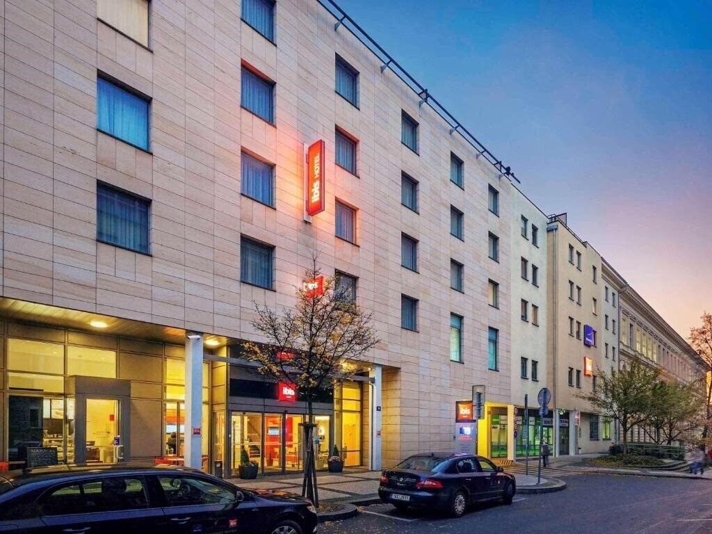 Готель Ibis Praha Wenceslas Square 3*