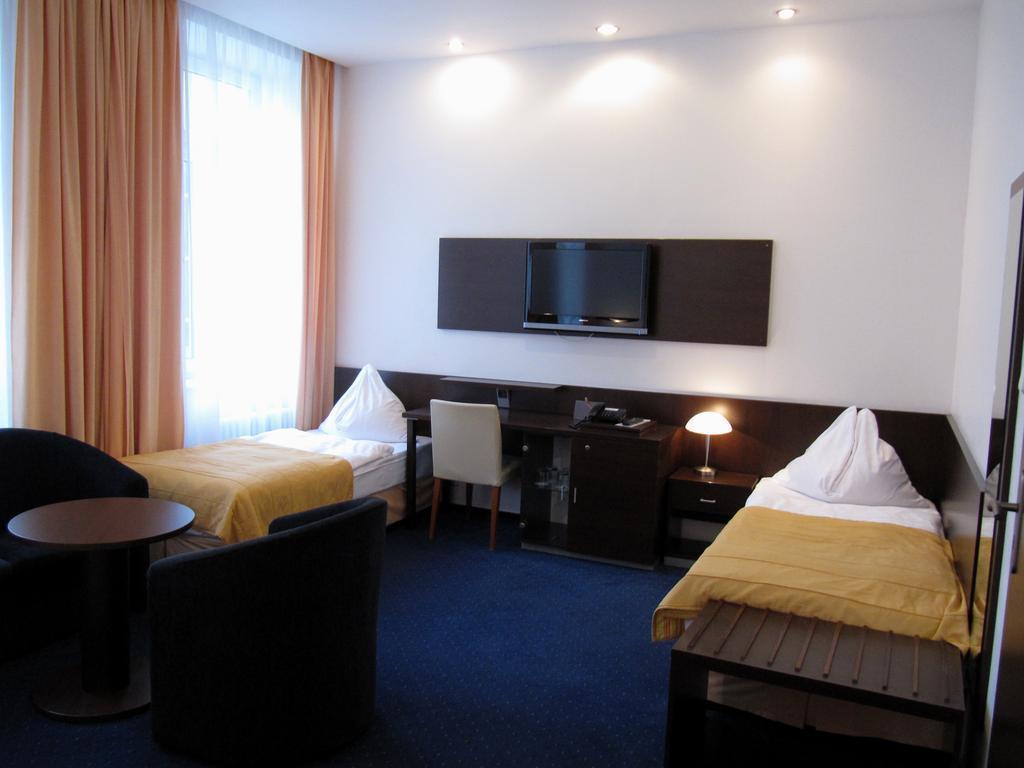 Hotel Royal Plaza 3*