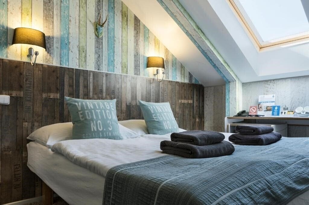 Фотографія Royal Court 4*