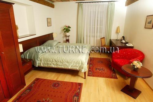 Картинка Cerna Liska 4*