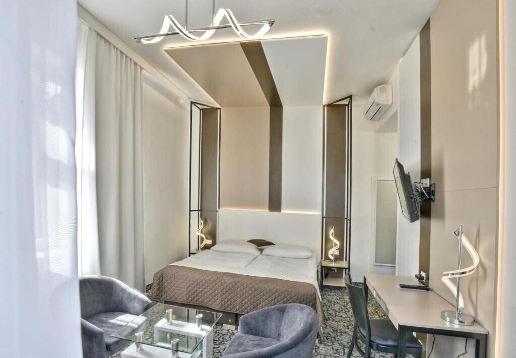 Отель Machova 3*