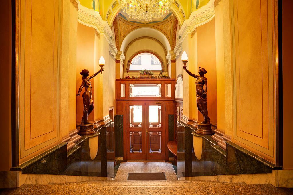 Готель Bohemia Plaza 4*