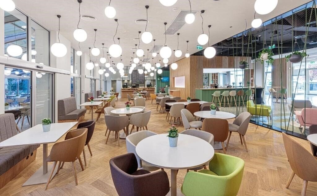 Hotel Holiday Inn Prague Congress Centre 4*