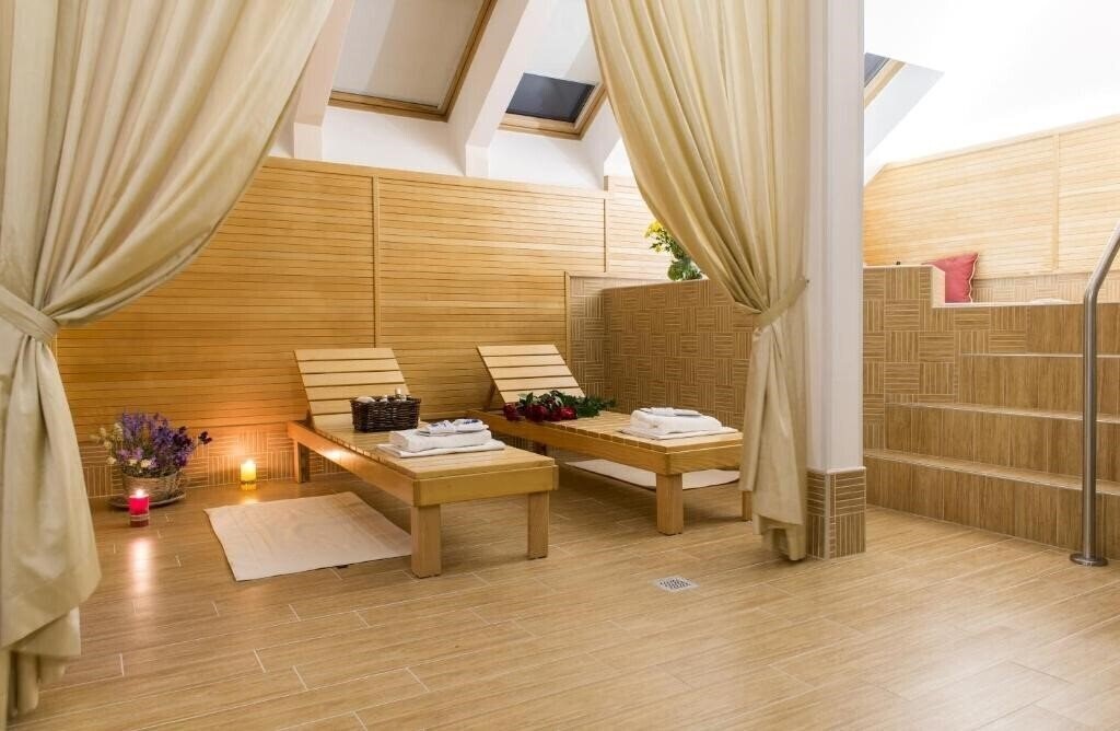 Zdjęcie Seven Days 4*