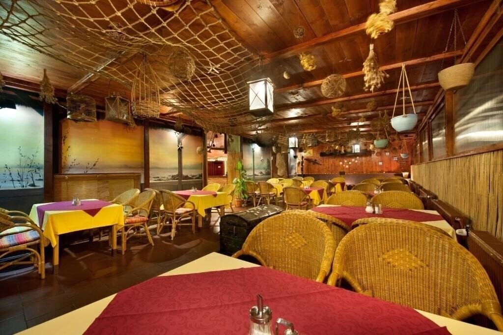 Картинка Henrietta 3*