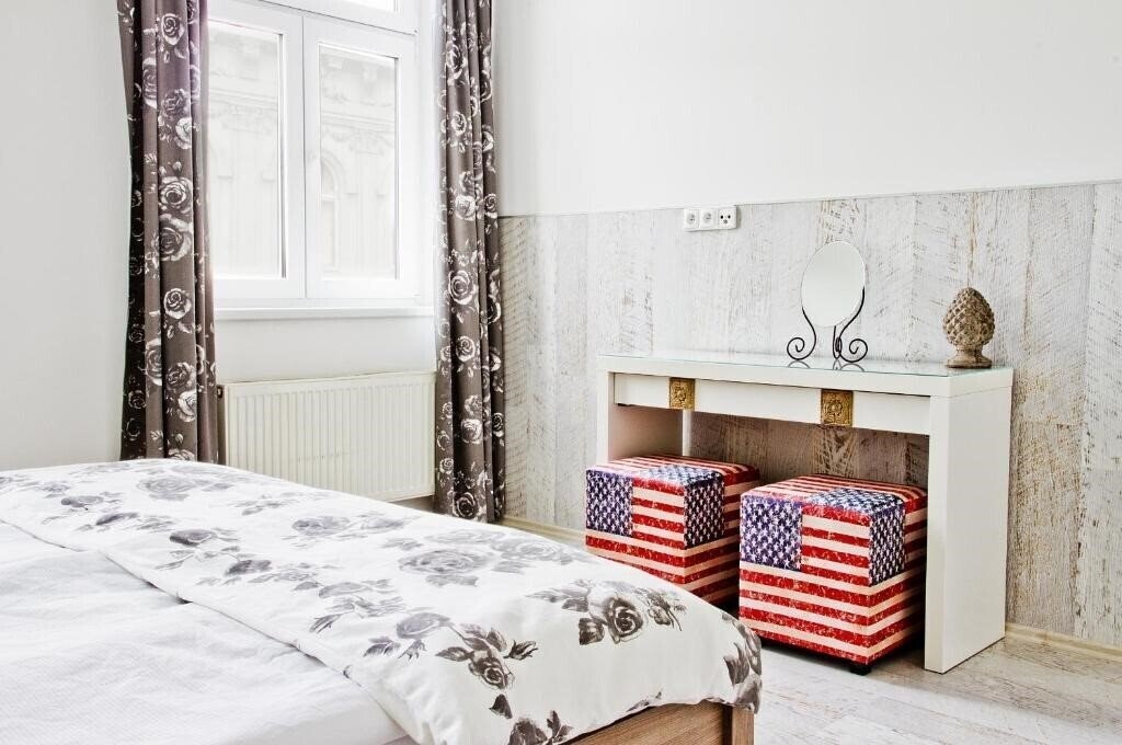 Фото Royal Court Apartments апартаменты