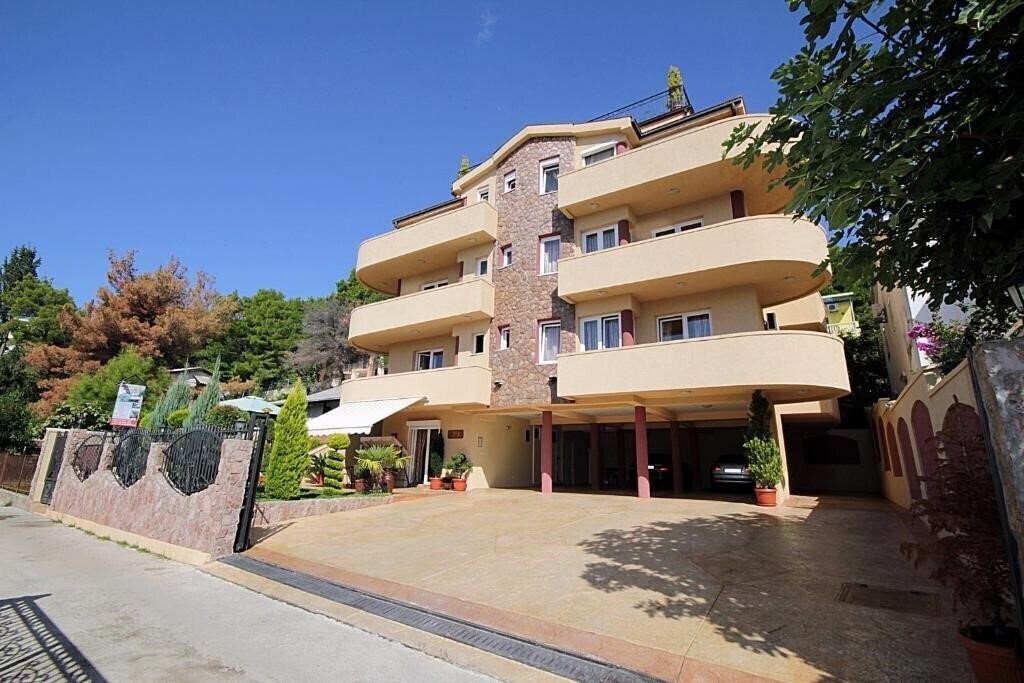 Hotel Jupok Villa 4*