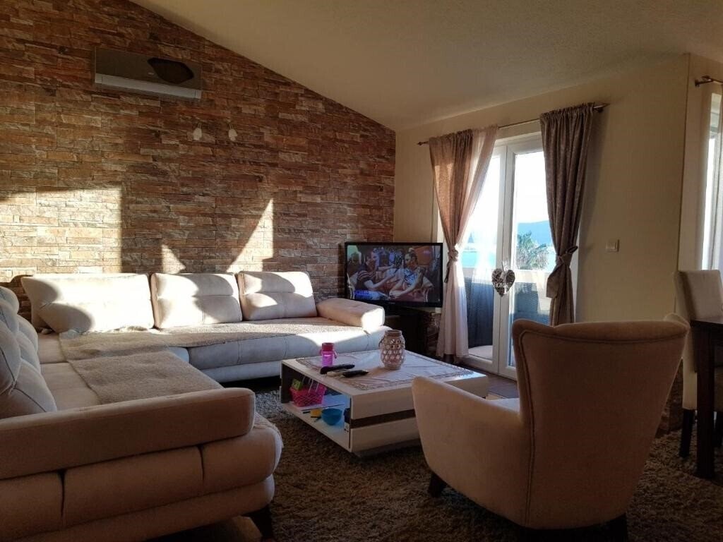 Zdjęcie Jupok Villa 4*