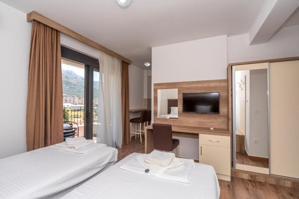 Изображение Hotel Pharos Bar 3*