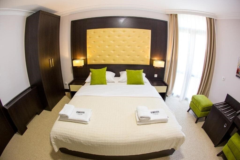 Zdjęcie Hotel Swiss Holiday 4*