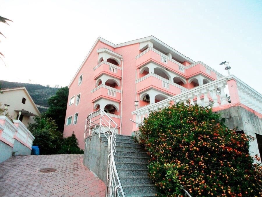 Готель Apartments Tamara 3*