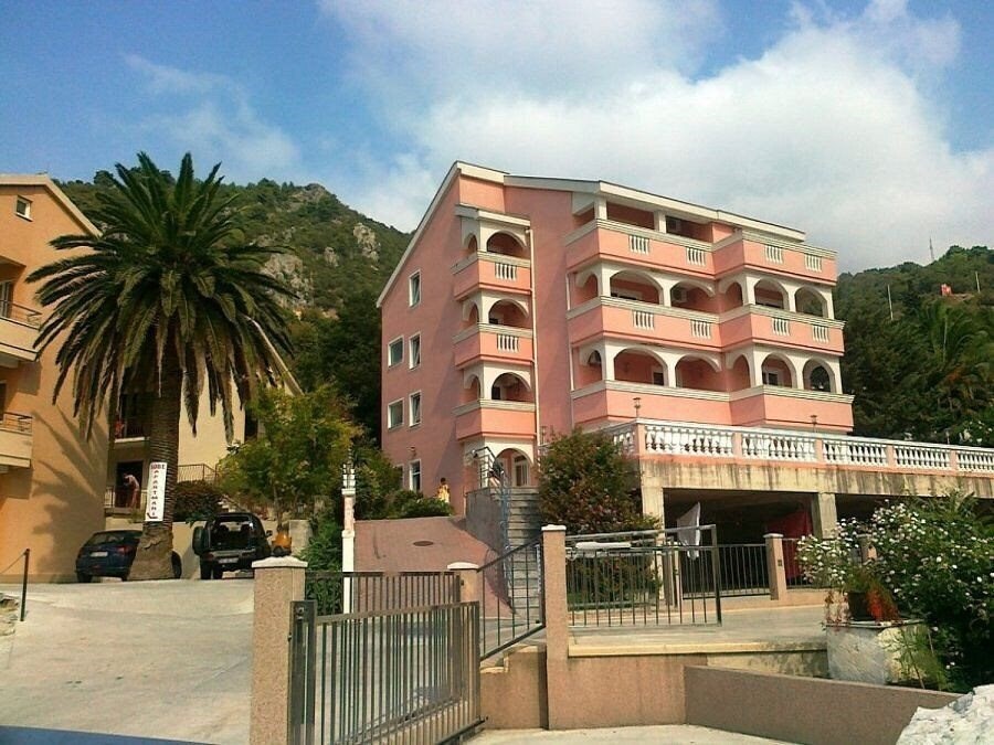 Фото Apartments Tamara 3*