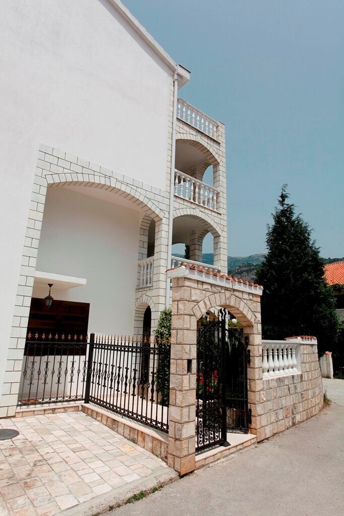 Фотографія Apartments Perovic 3*