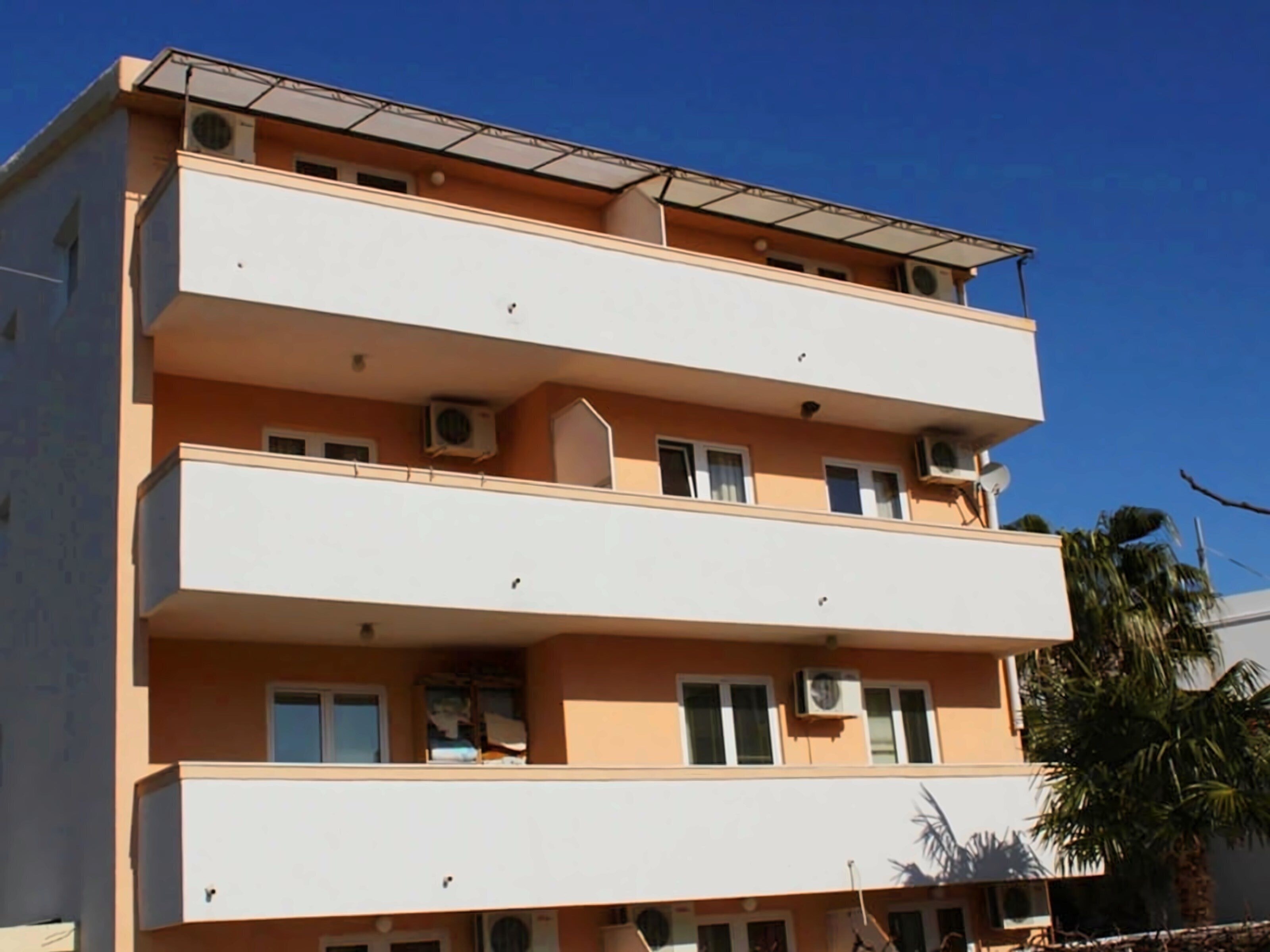 Готель Strugar Hotel 2*