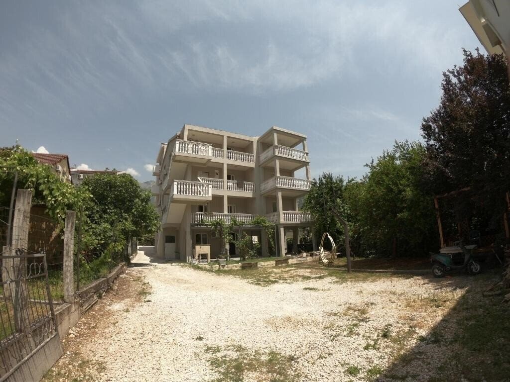 Hotel Martinovic Apartments 3*