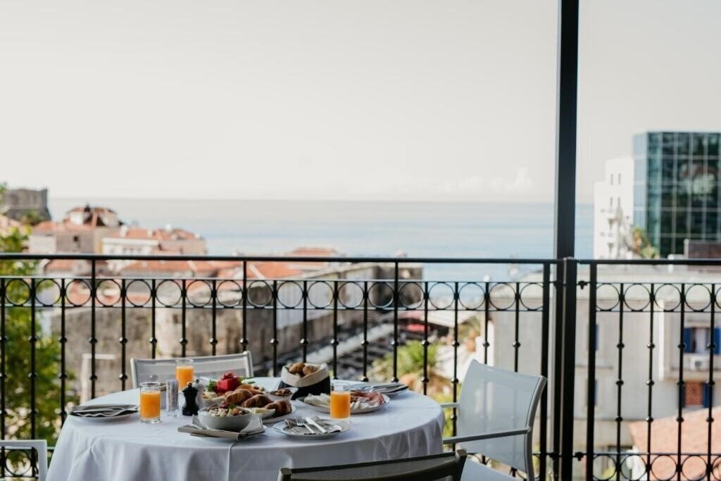 Фотографія Majestic 4*