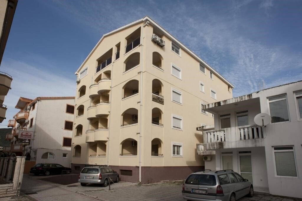 Hotel Jovan Apartments 3*