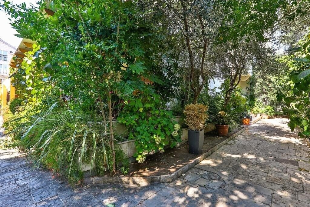 Картинка Velzon 3*