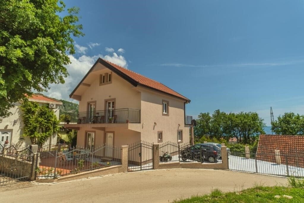 Zdjęcie Sunny Hill (Cottage) 3*
