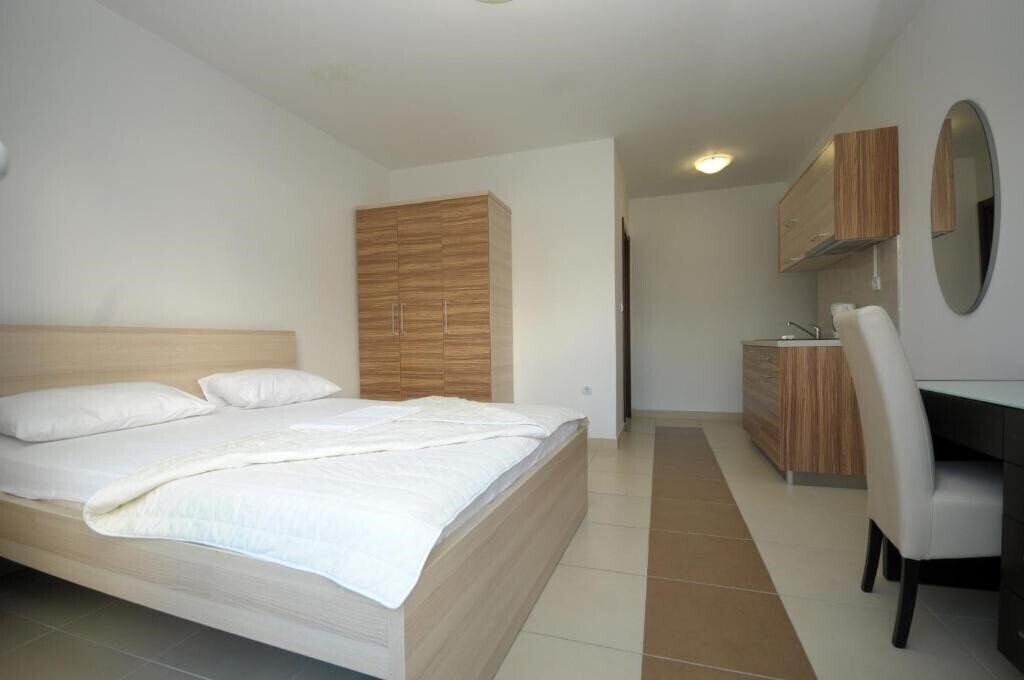 Hotel Apartments Anitа 3*