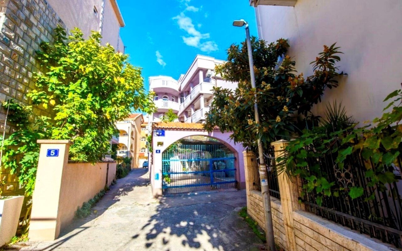 Zdjęcia Guest House Violet Aparthotel 2*