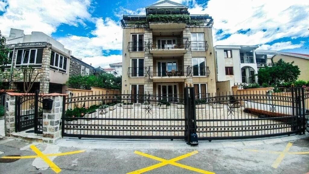 Готель Villa Franeta Apartments 4*