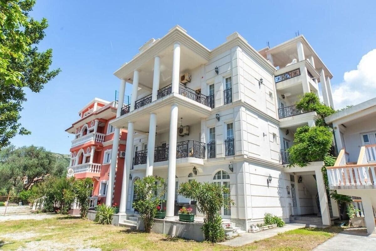 Hotel Guesthouse Leonardo (ex. Leonardo Apart) 3*